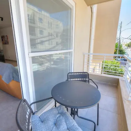 Spacious & Tastefully Furnished 3 Bedrooms Rcut1-1 Appartement