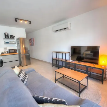 Spacious & Tastefully Furnished 3 Bedrooms Rcut1-1 * Is-Swieqi