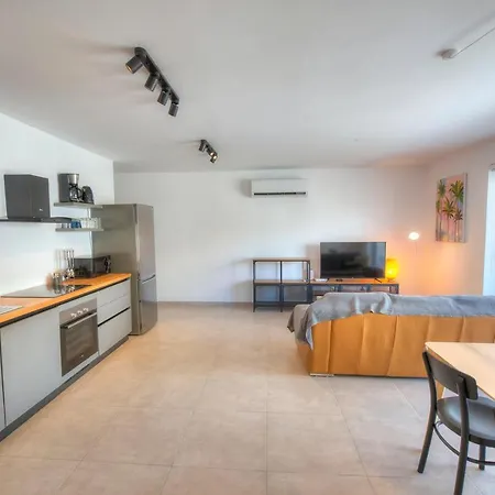 Appartement Spacious & Tastefully Furnished 3 Bedrooms Rcut1-1