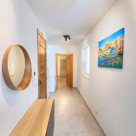 Spacious & Tastefully Furnished 3 Bedrooms Rcut1-1 Appartement
