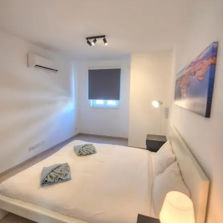 Spacious & Tastefully Furnished 3 Bedrooms Rcut1-1 Appartement Is-Swieqi