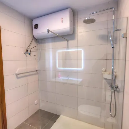 Appartement Spacious & Tastefully Furnished 3 Bedrooms Rcut1-1 Is-Swieqi
