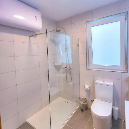 Spacious & Tastefully Furnished 3 Bedrooms Rcut1-1 Appartement Is-Swieqi